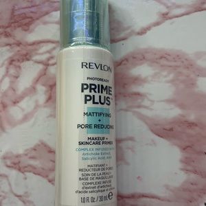 REVLON PRIME PLUS MATTIFYING AND PORE REDUCING